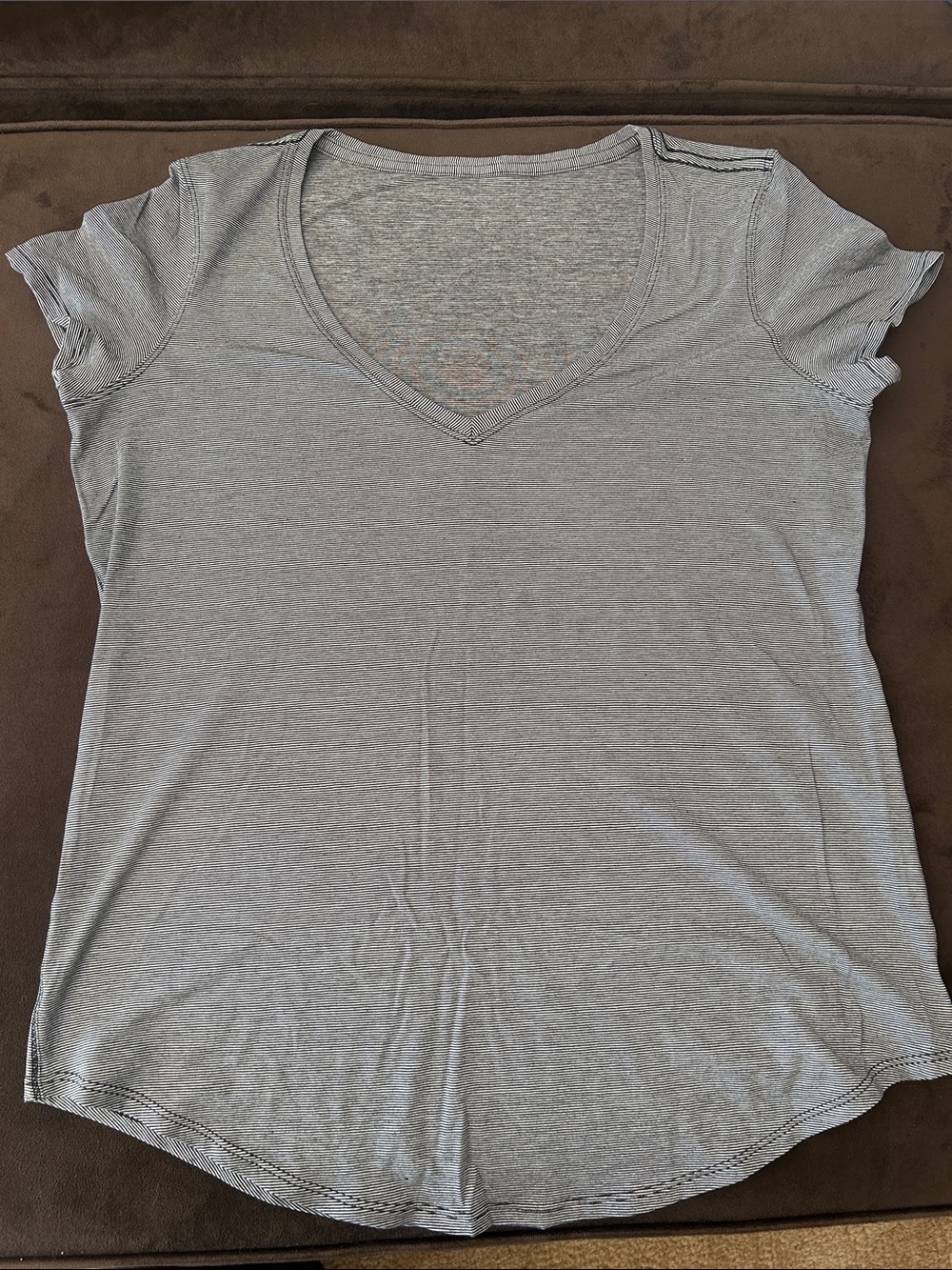 VINTAGE NWOT lululemon Love Tee V-Neck Short Sleeve Blk/Wht Stripe Sz 8
